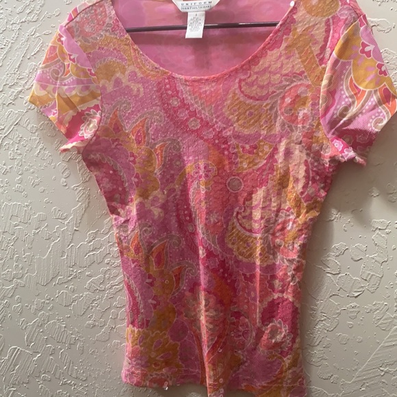 Beautiful sequin short sleeve summer top. - Picture 2 of 4